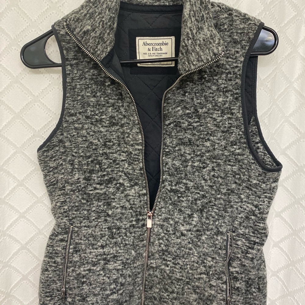 Abercrombie & Fitch Vest